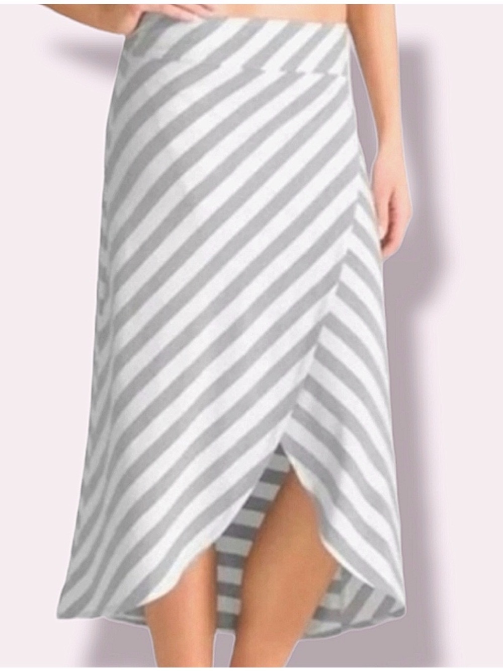Athleta women’s medium Gray and White Asymmetrical Wrap Skirt